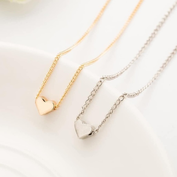 ❤️ 3/$30 Dainty Heart Necklace - Picture 2 of 7